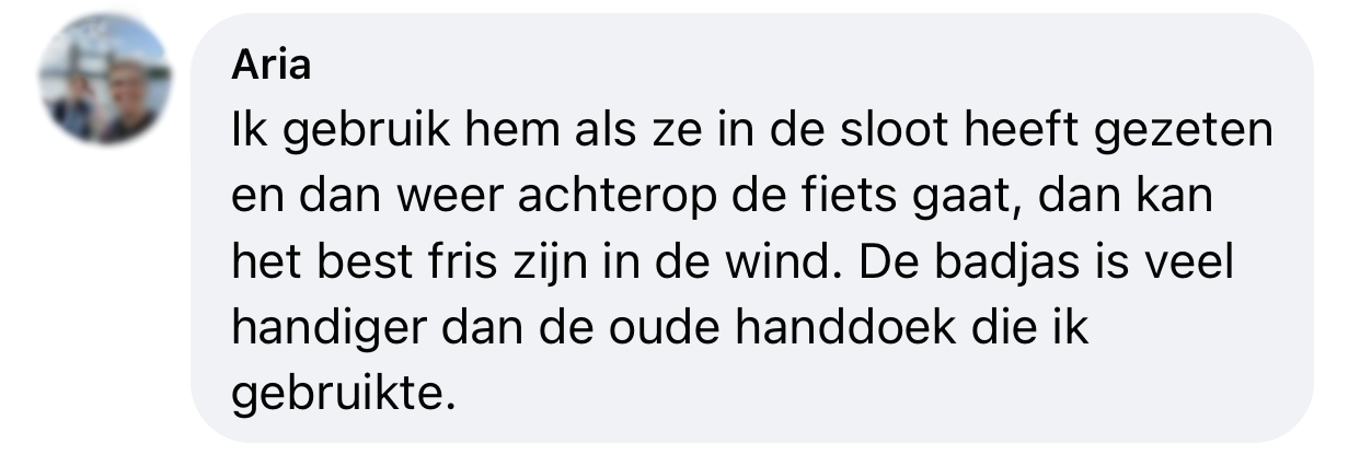 Hond zwemt veel in sloot ervaring hondenbadjas