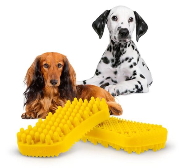 Pet+Me haarborstel borstel kam hond langhaar korthaar kortharig langharig siliconen rubber geel