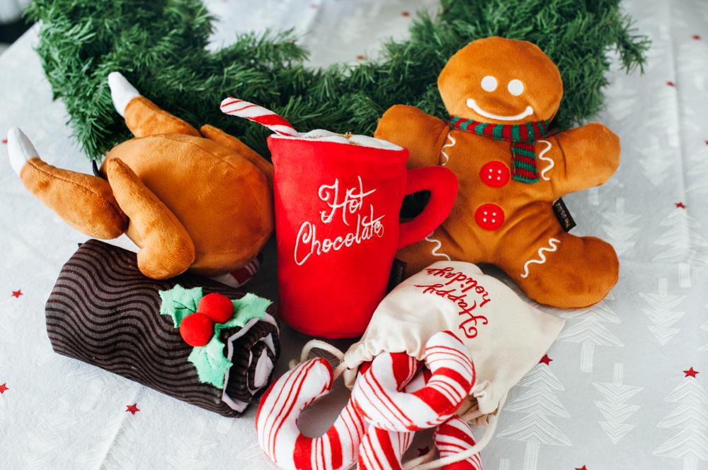 Locomotief Decoratief Airco P.L.A.Y. kerst knuffels voor honden | Unieke kerstknuffels & cadeaus!